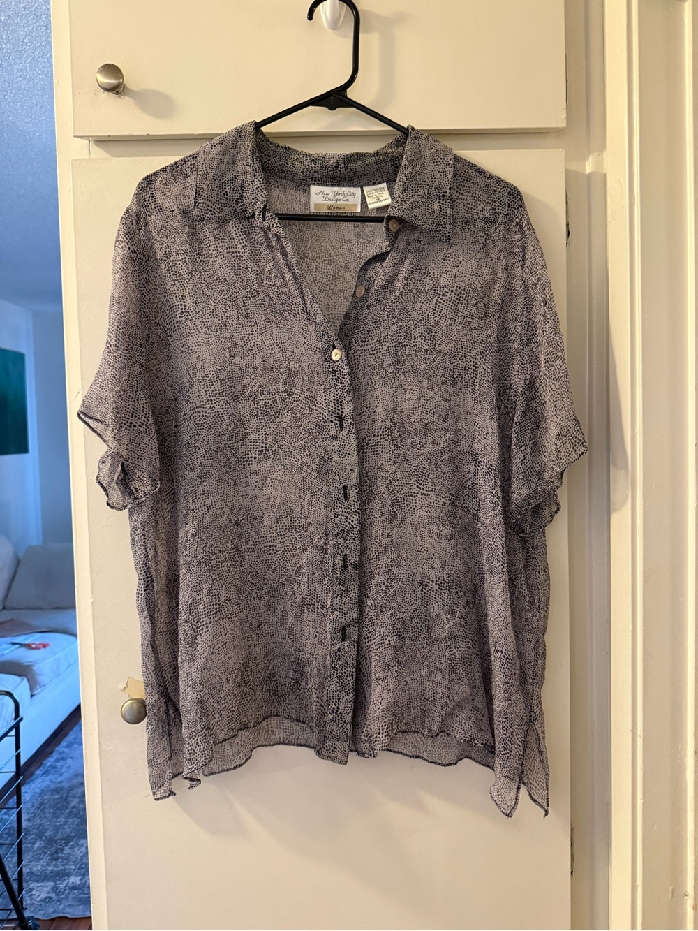 Vintage 90s hundred percent silk women’s blouse